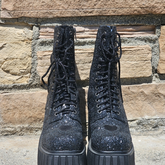 RARE Lamoda Black Heart Platform Boot - Picture 4 of 6